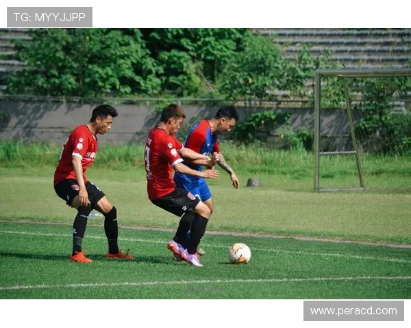 成都与重庆足球队对决战术分析及赛后复盘探讨